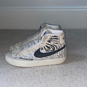 Nike Blazers Alter & Reveal (Big Kids)